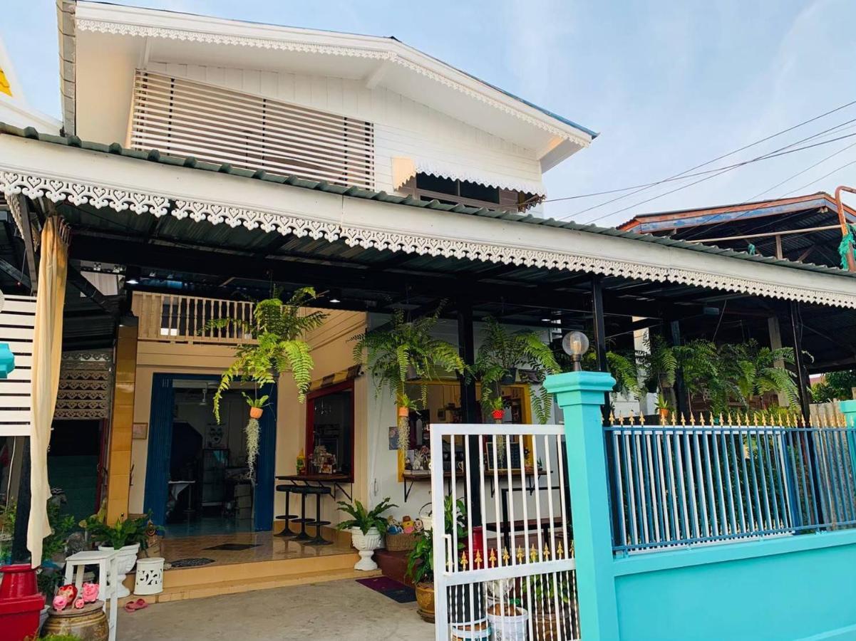 סוקותאי Baan Mae Somkid Homestay מראה חיצוני תמונה